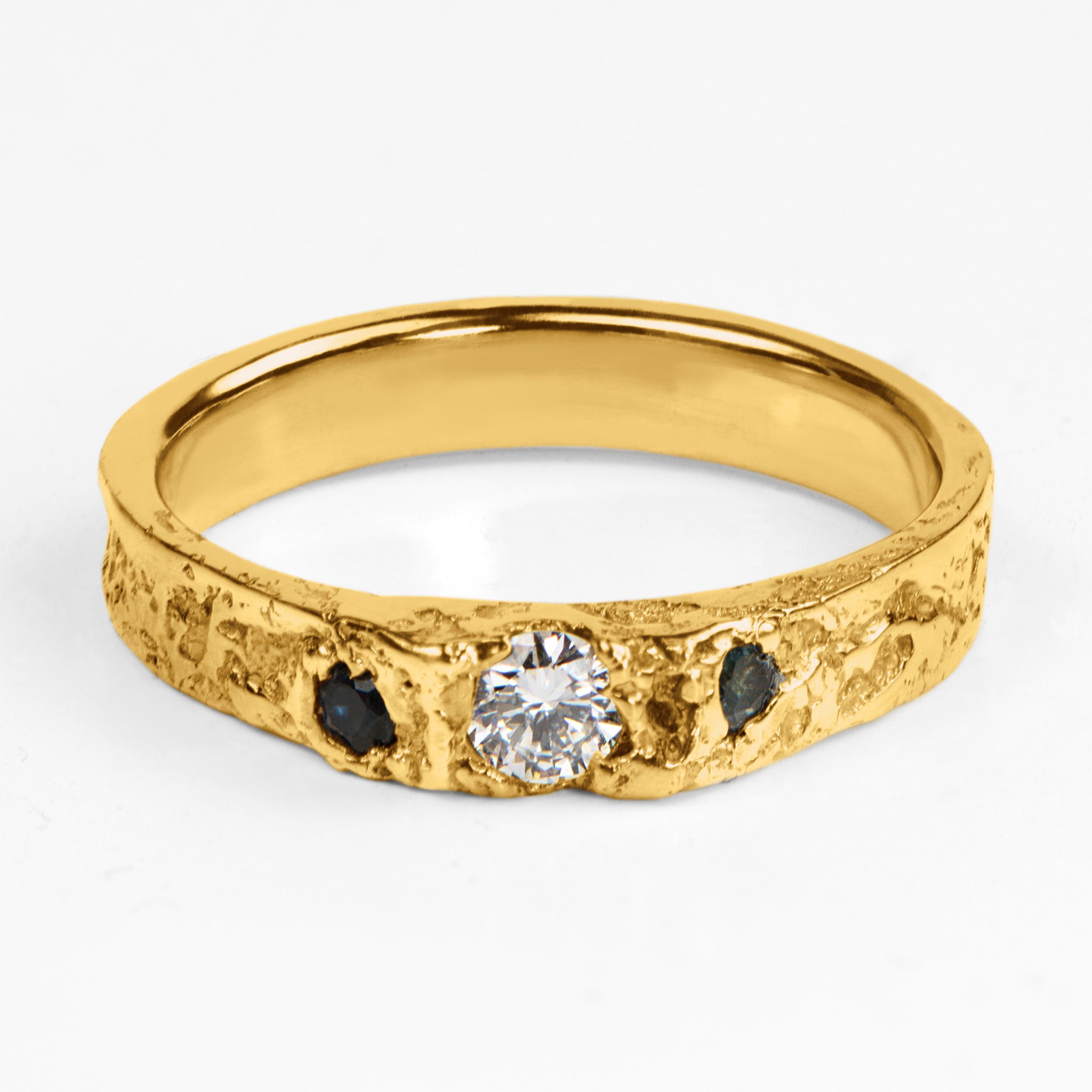 Yellow Gold Engagament Ring With Diamond And Sapphires
