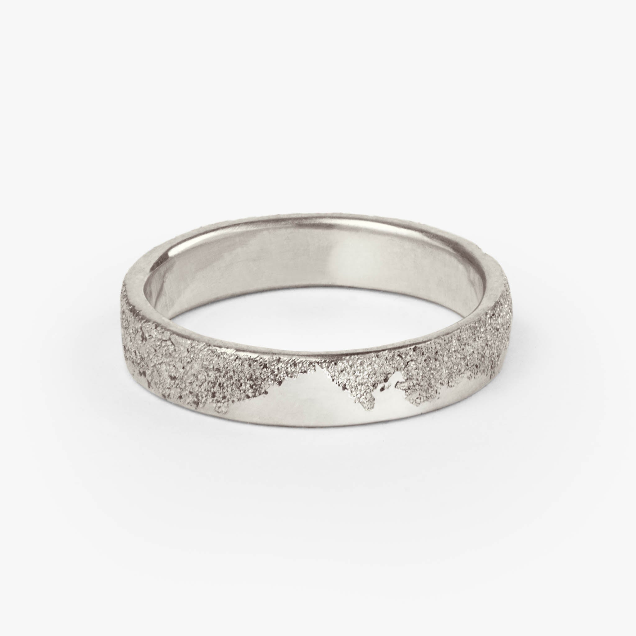 Bespoke Ring Ayesha in 375 white gold