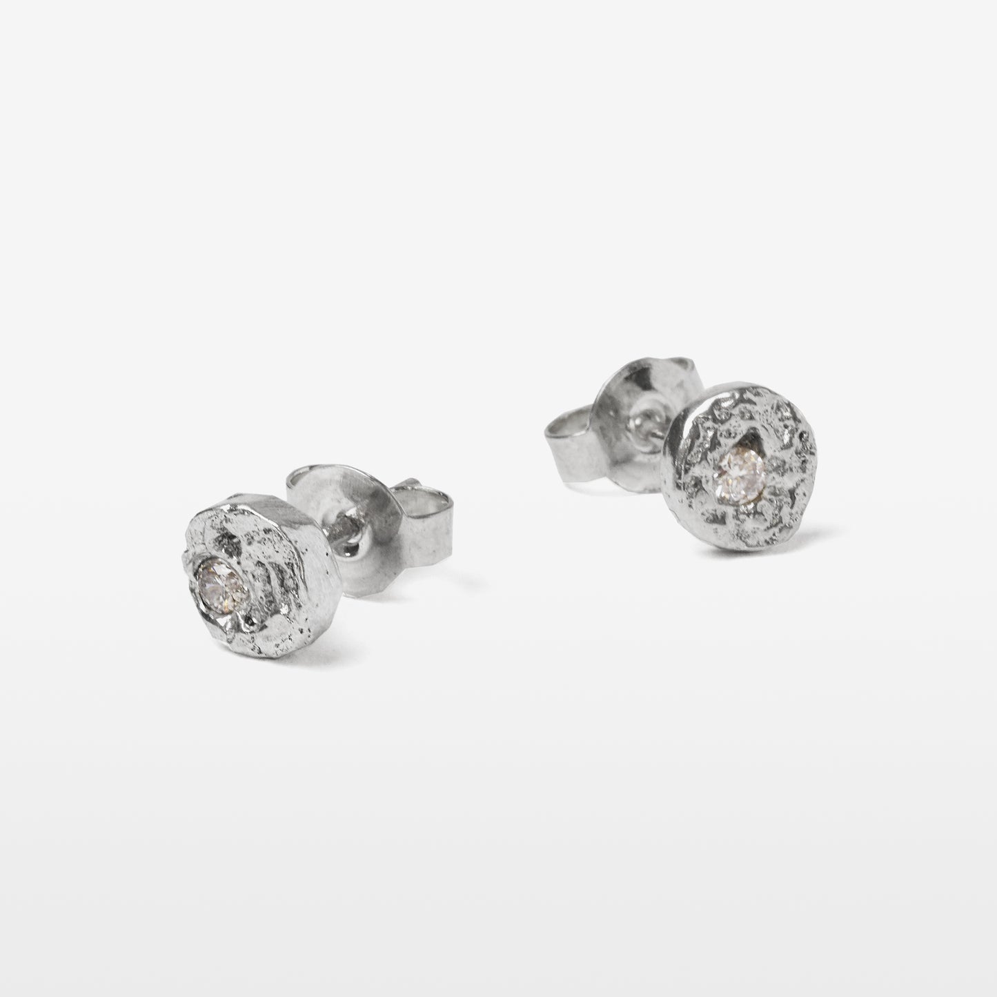 Emiw - Silver Earrings With A White Moissanite Diamond