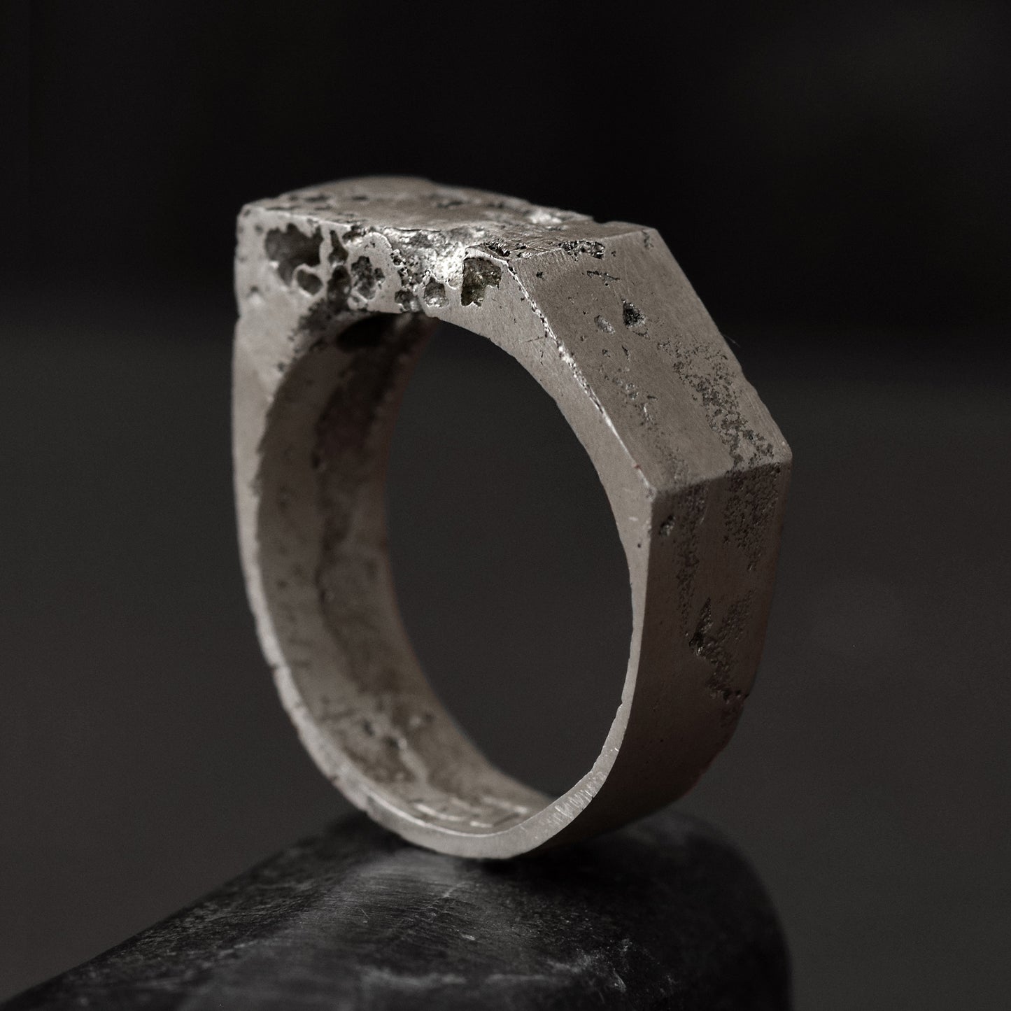 Uúba 8 - Oxidised Sterling Silver Ring